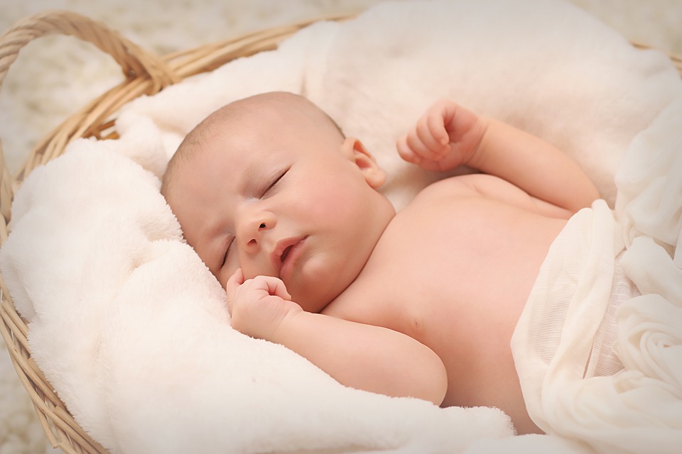 Mal Au Ventre Quelques Conseils Pour Le Soulager Beebs Achat Et Vente D Occasion Bebe