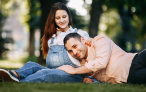Comment aider sa compagne pendant la grossesse ?