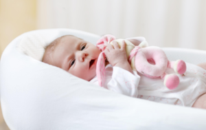 Choisir le bon doudou pour son bébé